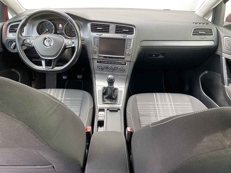 Volkswagen Golf (2015) 1.4 TSi, Lounge, navi - fotka 8 z 20