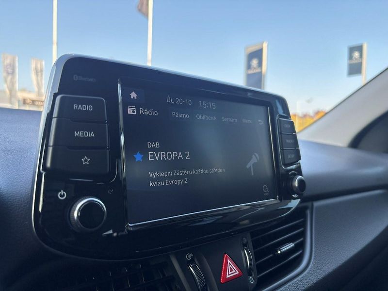 Hyundai i30 COMFORT 1.5 DPI 81 kW    - fotka 15 z 23