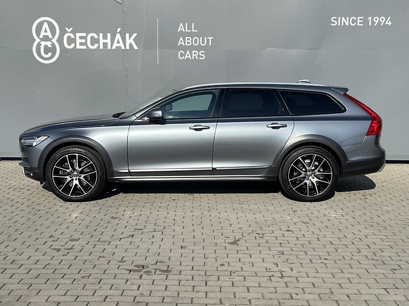 Volvo V90 (2019) 2.0d*173Kw*CrossCountry*4x4*AT - fotka 8 z 43