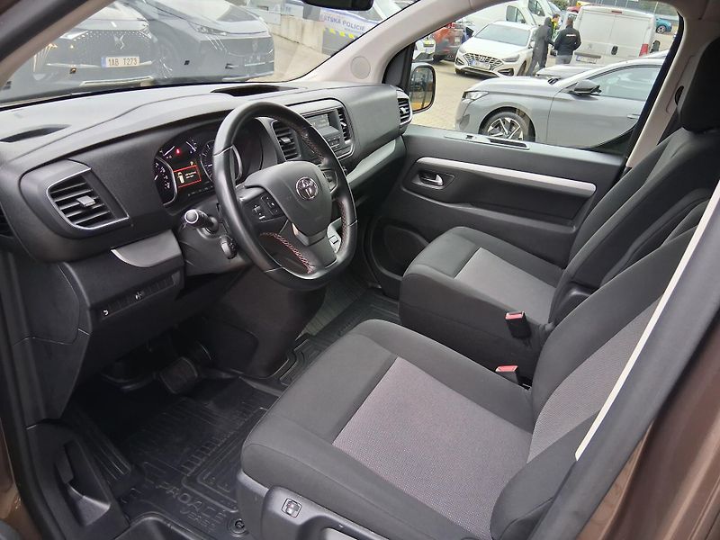 Toyota ProAce Verso SHUTTLE 2.0 D-4D 130 kW 8 míst - fotka 11 z 20
