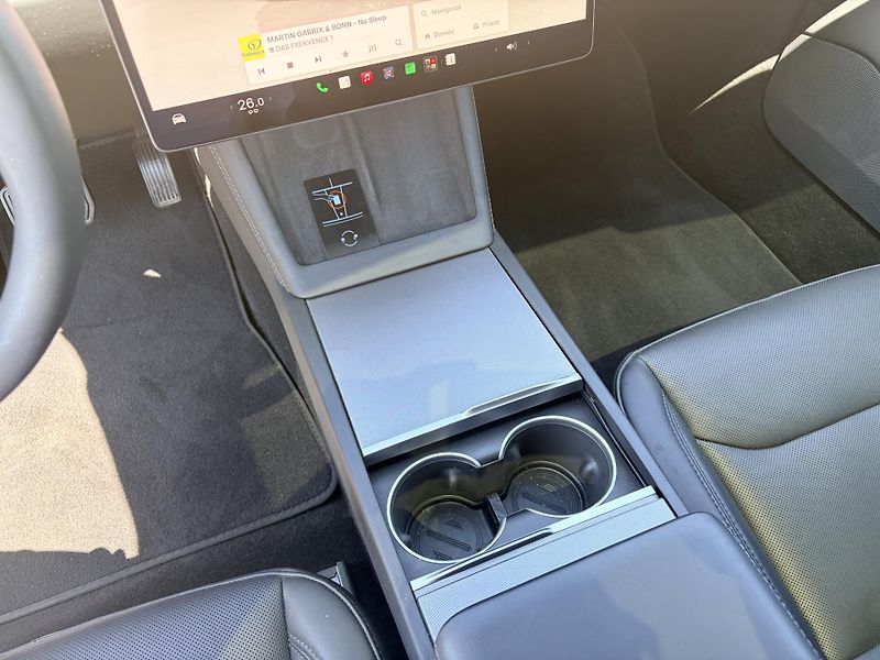 Tesla Model 3 LONG RANGE DUAL MOTOR - fotka 19 z 45