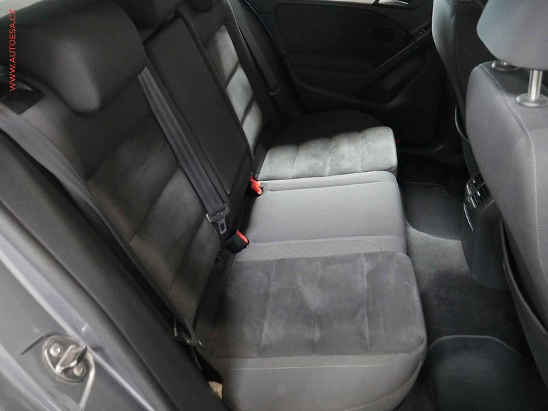 Volkswagen Golf (2009) 1.4TSi, AC, park.čidla - fotka 11 z 20