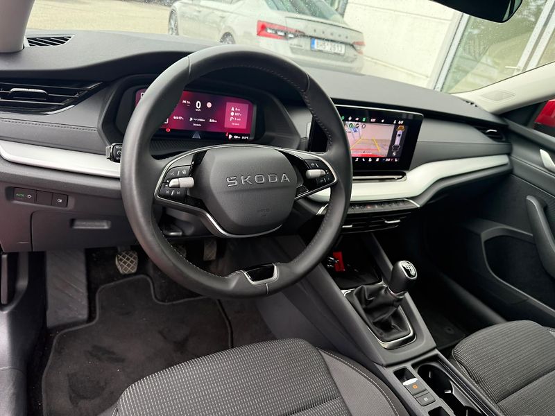Škoda Octavia Selection 1.5 TSI 85 kW Combi - fotka 10 z 26