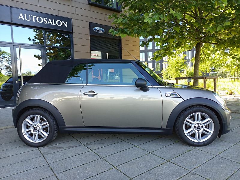 Mini Cooper (2013) One Cabrio,chili II,navi,xenon - fotka 2 z 27