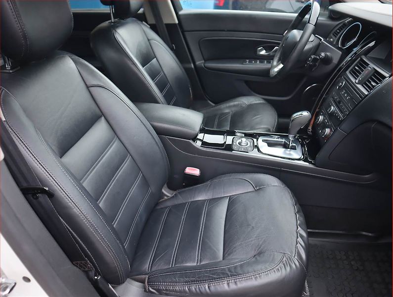 Renault Latitude (2012) Initiale 2.0 dCi, Automat - fotka 9 z 20
