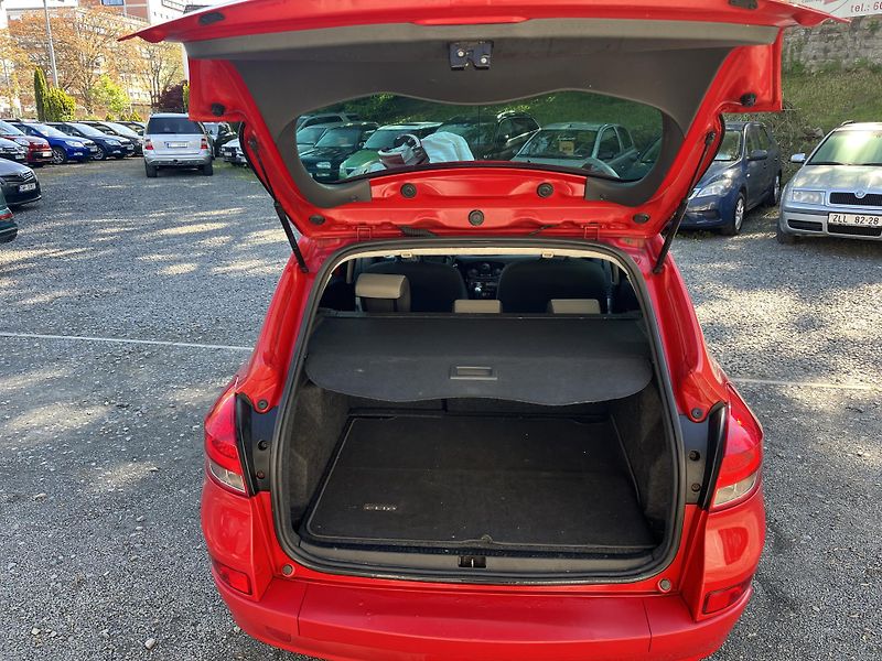 Renault Clio (2011) 1,2 i 55 Kw 1.MAJITEL, ČR! - fotka 15 z 18