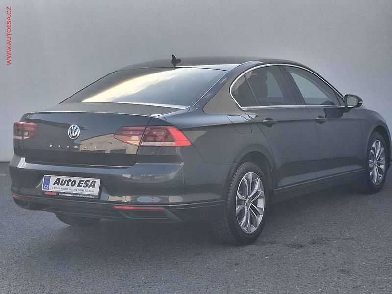 Volkswagen Passat (2020) 1.5TSI, ČR, Business, LED - fotka 4 z 19