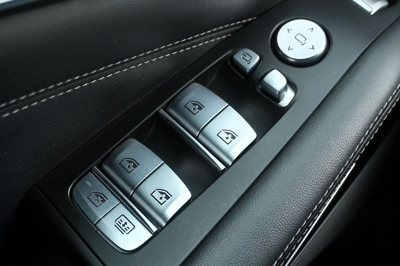 BMW X7 40d xDrive, Masáže, Skylounge - fotka 32 z 47