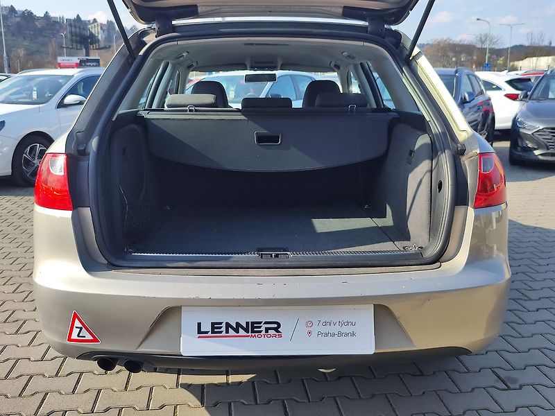 Seat Exeo 2.0 TDI/88kW Reference ČR - fotka 9 z 23