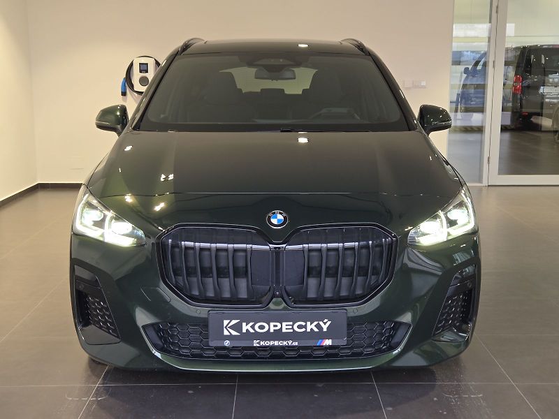 BMW Řada 2 (2024) 218i Active Tourer M Sport - fotka 2 z 16