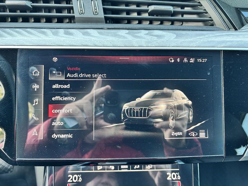 Audi e-tron (2021) 50 Quattro S-Line rezervace - fotka 31 z 38
