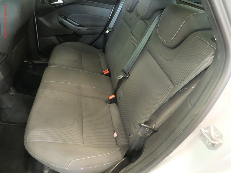 Ford Focus (2012) 1.0 EB, Klima - fotka 10 z 20