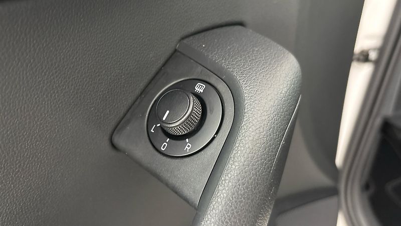 Škoda Octavia 1.6 TDI Ambition Combi - fotka 21 z 23