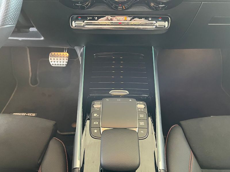 Mercedes-Benz EQB 300 4MATIC - fotka 15 z 20