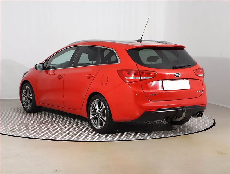 Kia Ceed (2016) 1.6 CRDi, Automat, Navi - fotka 4 z 22