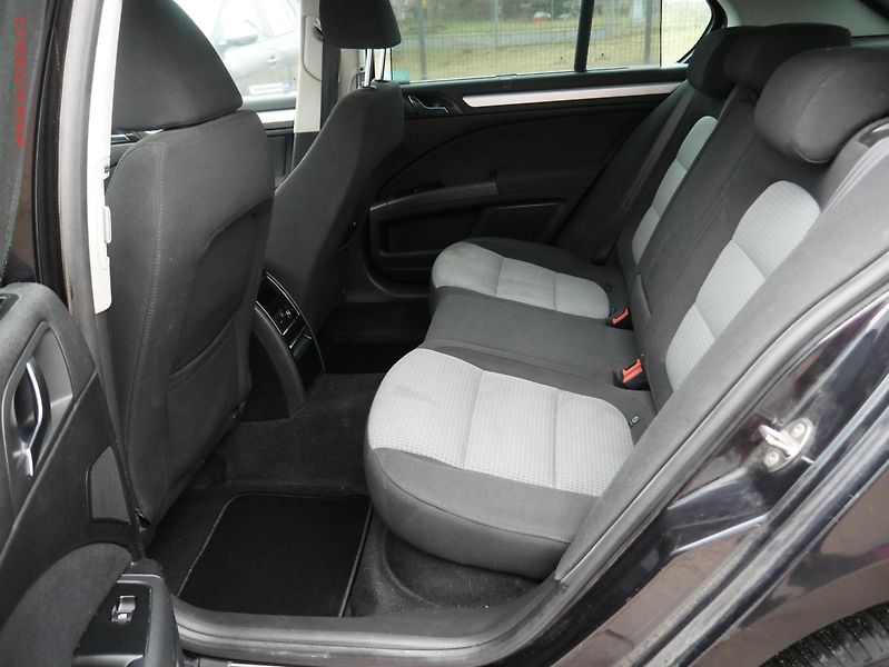 Škoda Superb (2010) 2.0 TDi, ČR, Ambition - fotka 10 z 19