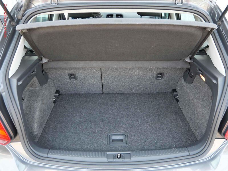 Volkswagen Polo (2010) 1.2i, 2.maj,ČR, Klima - fotka 7 z 15