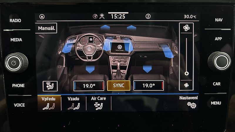 Volkswagen Touran 1.5 TSI Comfortline - fotka 24 z 26