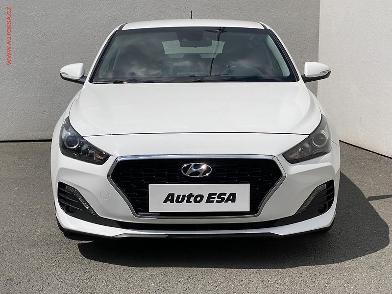 Hyundai i30 (2018) 1.0 TGDi, ČR, AC, tempo - fotka 2 z 18