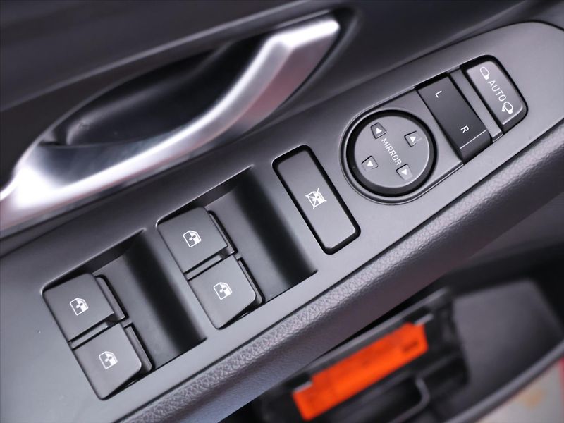 Hyundai i30 1,0 T-GDI Automat CZ Smart DPH - fotka 14 z 31