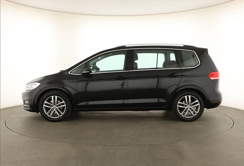 Volkswagen Touran (2018) 1.5 TSI, Navi, Park. senzory - fotka 3 z 16