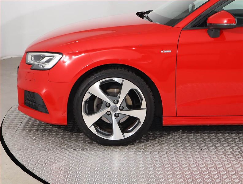 Audi A3 (2018) S-Line 1.5 TFSI, Serv.kniha - fotka 15 z 19