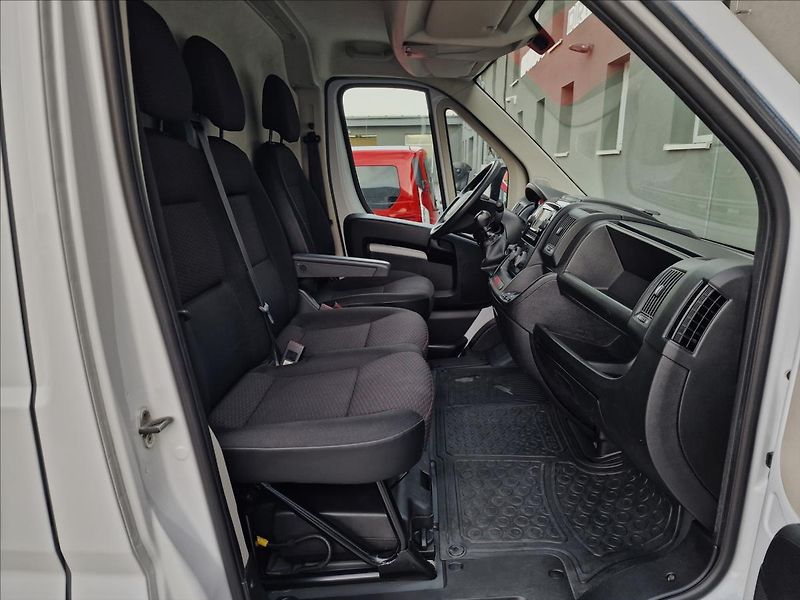 Peugeot Boxer 2.2HDI 140k L4H2,ČR,1.Majitel - fotka 14 z 38