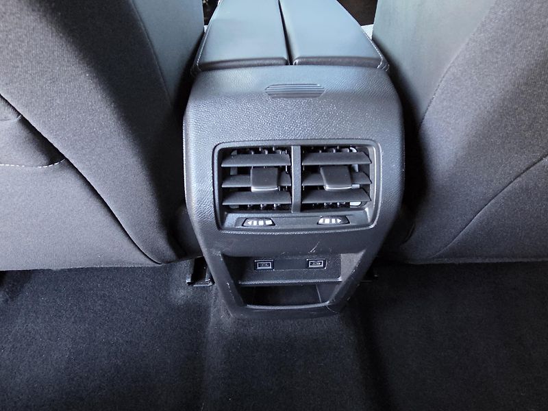 Peugeot 408 (2025) Hybrid e-DCS 145 ALLURE EAT6 - fotka 14 z 32