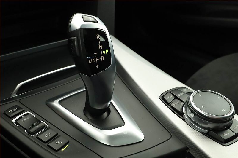 BMW Řada 3 (2015) M Sport 330d xDrive GT - fotka 13 z 20