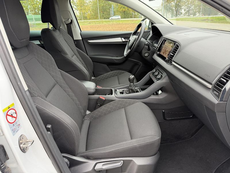 Škoda Karoq 1.0 TSI NAVI TAŽNÉ SERVISKA - fotka 35 z 46