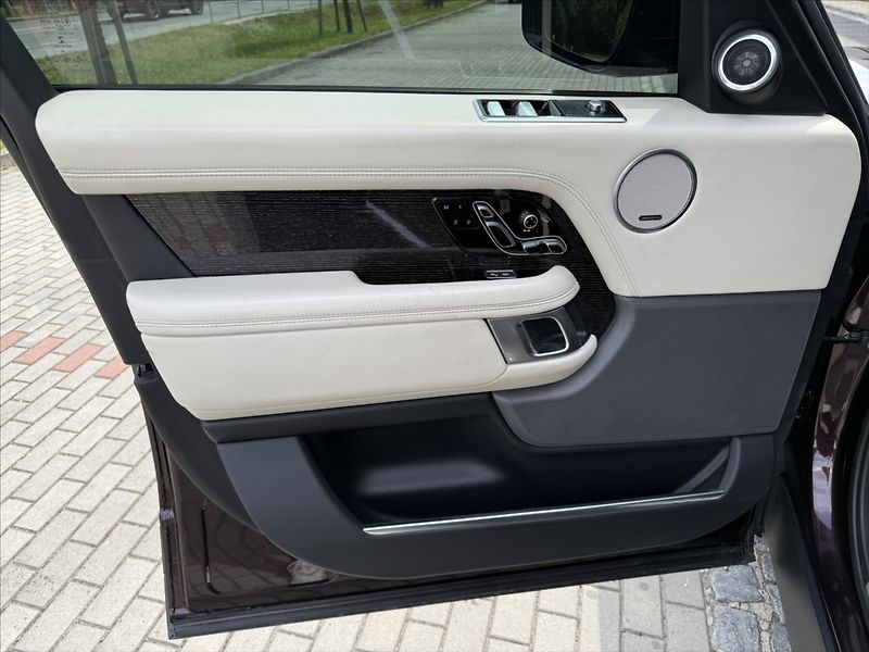 Land Rover Range Rover 5,0 AUTOBIOGRAPHY P525 - fotka 11 z 27