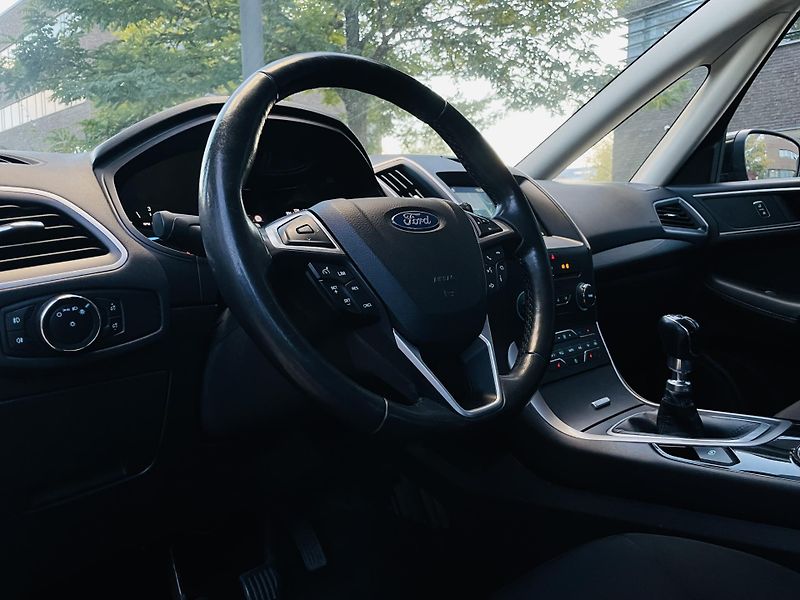Ford Galaxy 2.0TDCi MANUÁL 7MÍST SENZORY - fotka 27 z 46