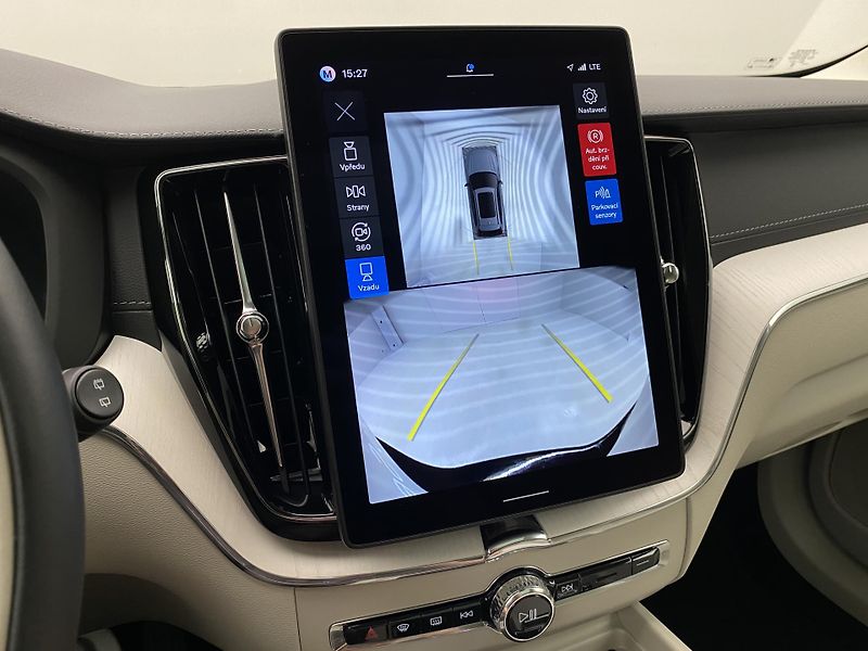 Volvo XC60 T8 AWD RECHARGE DARK ULTRA CZ - fotka 62 z 67