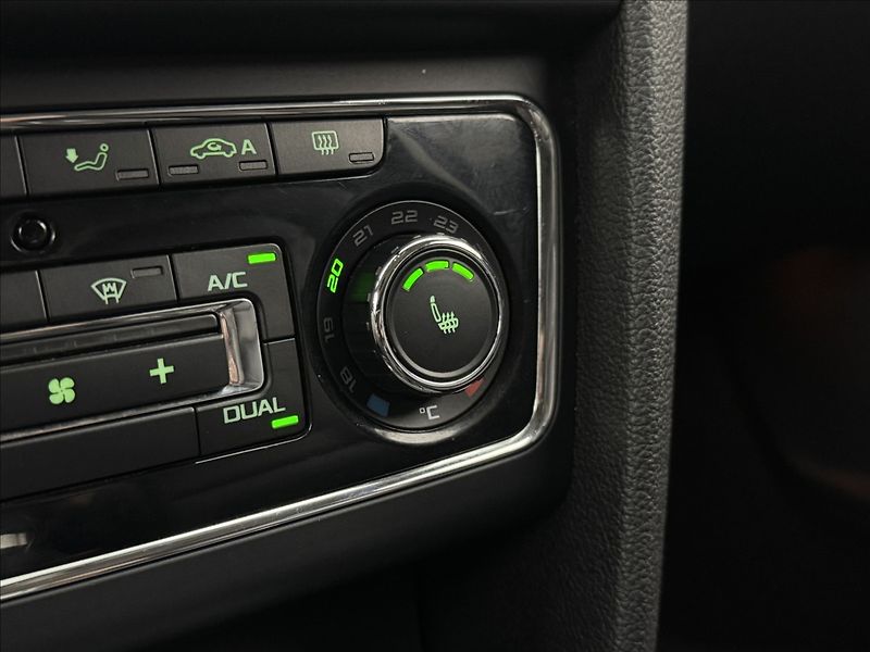 Škoda Superb 2,0 125kW L&K VÝHŘEV TAŽNÉ ČR - fotka 22 z 45