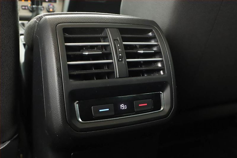 Volkswagen Passat (2015) 2.0 TDI, Navi, Tempomat - fotka 18 z 21