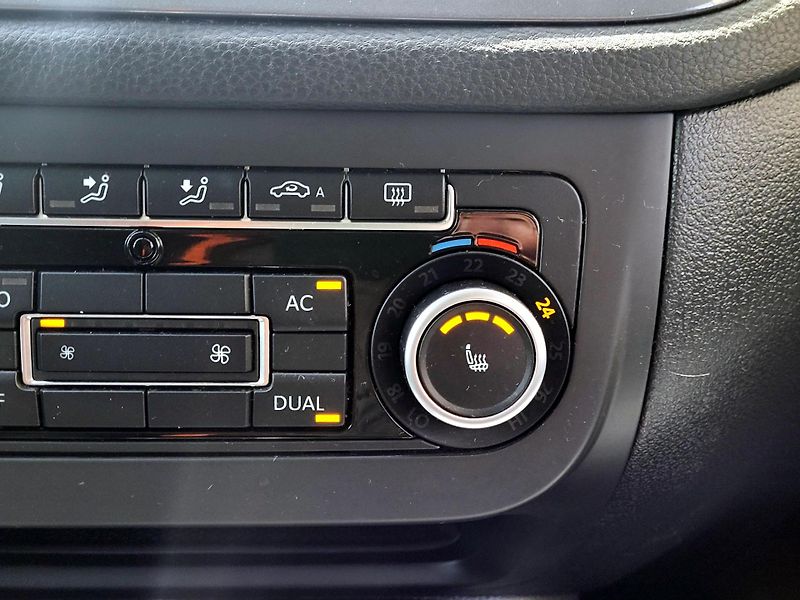 Volkswagen Tiguan 2,0 TDi DSG 4motion SERV.KNÍŽK - fotka 32 z 41