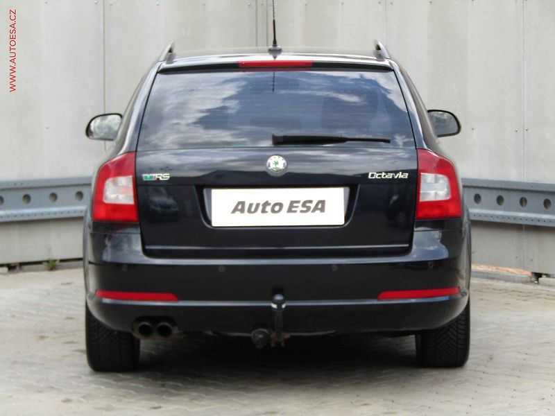 Škoda Octavia (2010) 2.0 TDi, RS, navi - fotka 5 z 17