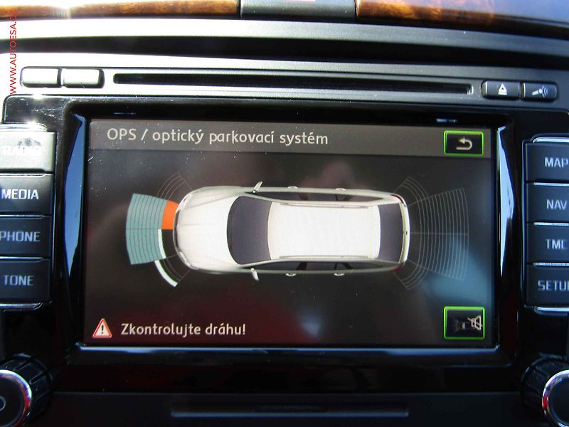Škoda Superb (2014) 2.0TDi, Elegance, DSG, navi - fotka 19 z 23