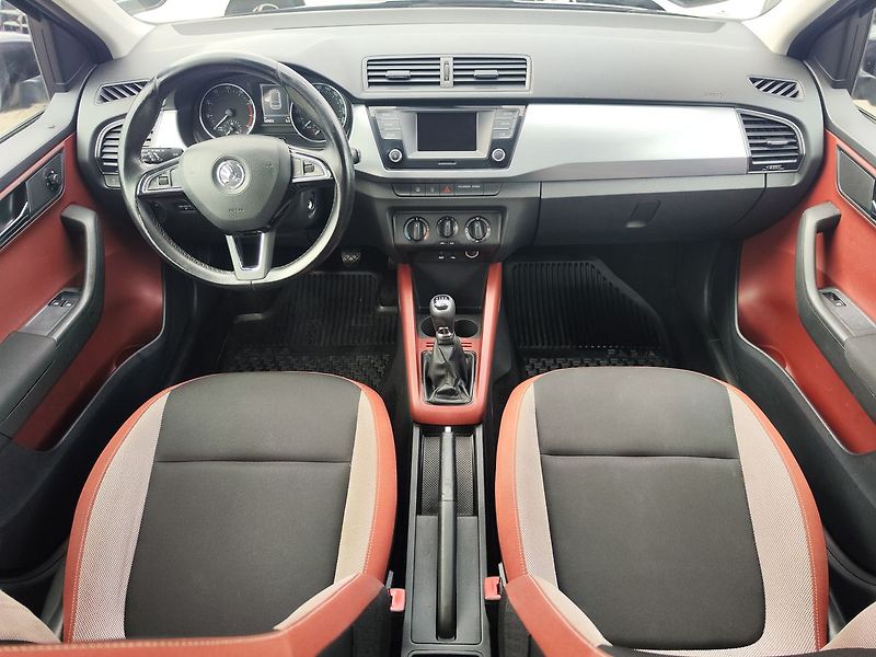 Škoda Fabia 1.2 TSI/66kW Ambition - fotka 11 z 26