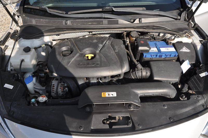 Hyundai i40 2.0GDi 131kW Automat - fotka 14 z 19