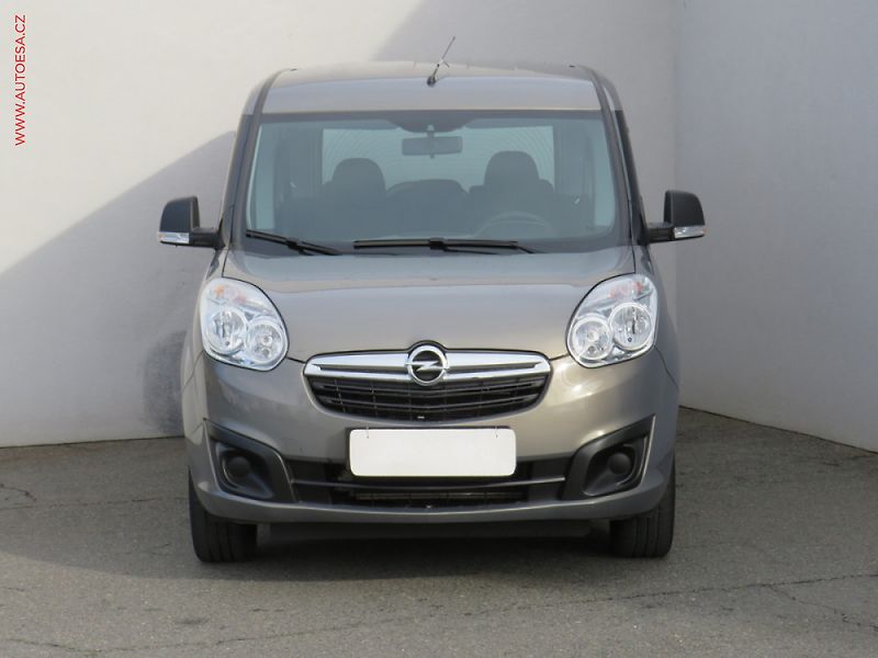 Opel Combo (2018) 1.2T, Life - fotka 2 z 3