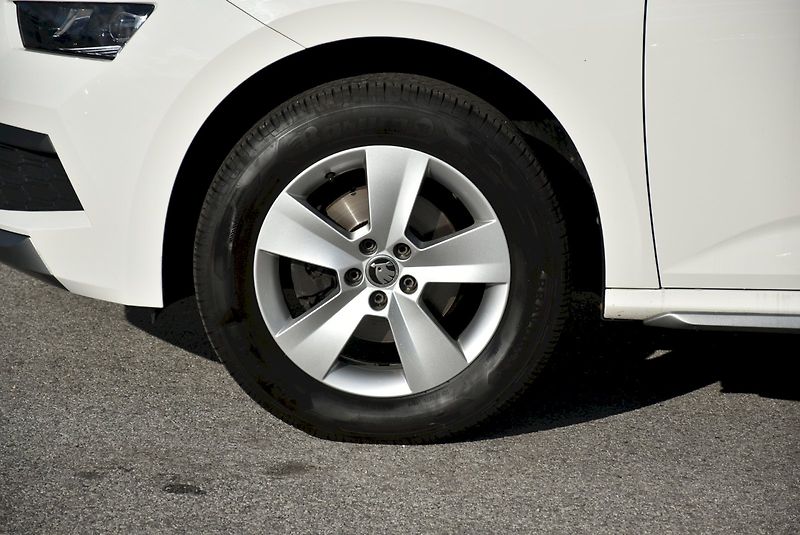 Škoda Kamiq (2022) Style 1.5 TSI 110kW - fotka 31 z 31