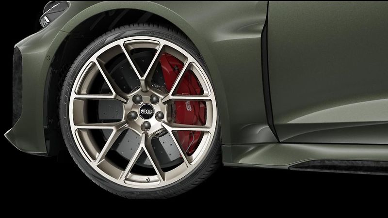 Audi RS 5 (2026) 3.0 Avant e-hybrid quattro - fotka 5 z 8