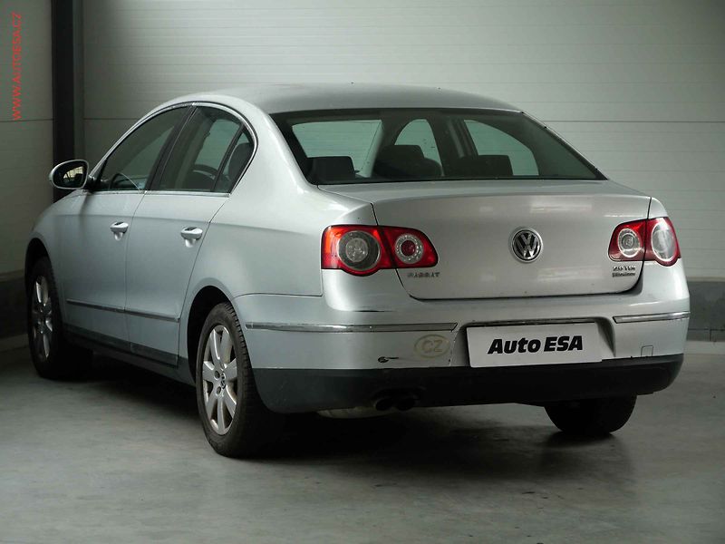 Volkswagen Passat (2008) 2.0TDi, ČR, AC, tempo - fotka 6 z 18
