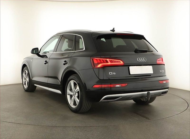 Audi Q5 (2020) 50 TDI - fotka 4 z 18