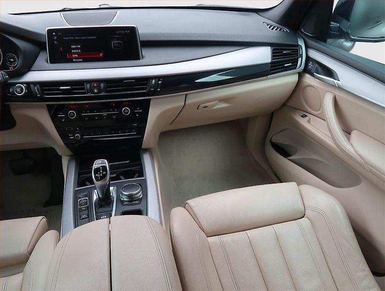 BMW X5 (2018) M Paket xDrive40d - fotka 8 z 14