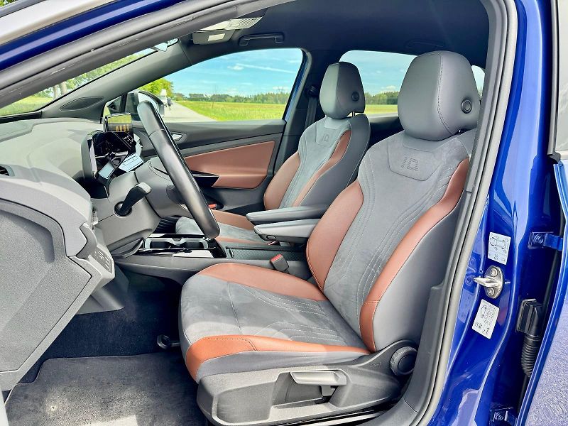 Volkswagen ID.4 (2020) 82kWh, SoH 89%, Tažné zařízení - fotka 7 z 16