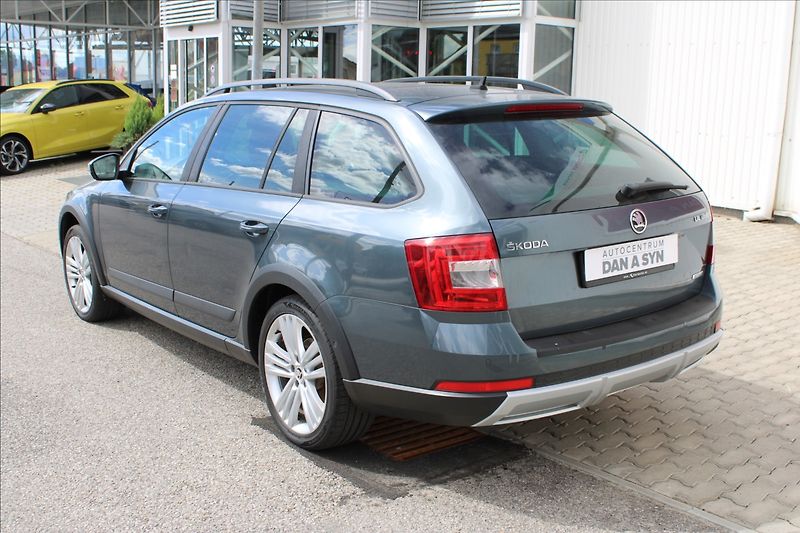 Škoda Octavia 2,0 TDI Scout DSG 4x4 - fotka 4 z 4