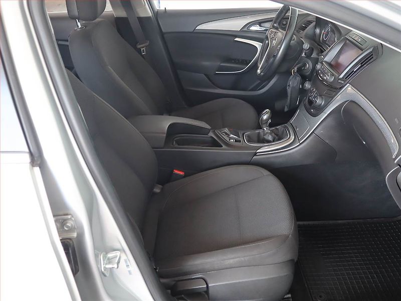Opel Insignia (2014) 2.0 CDTI, Serv.kniha, Navi - fotka 9 z 19