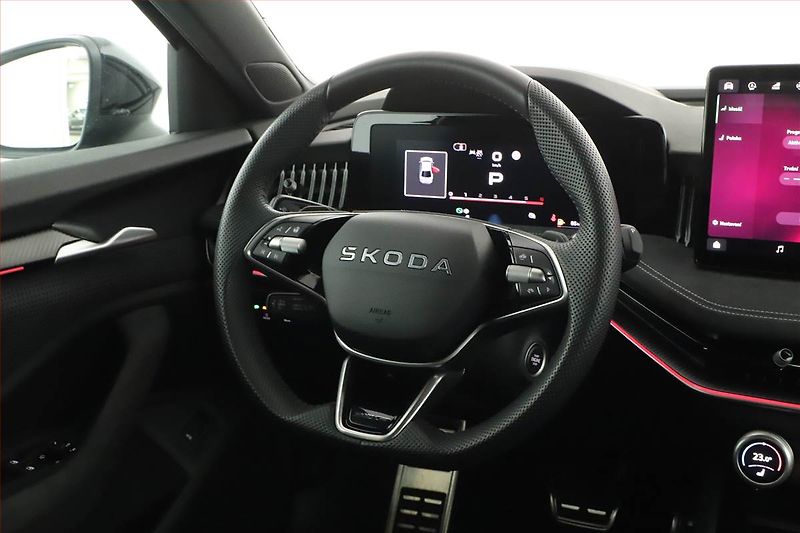 Škoda Superb (2025) 2.0 TDI, SPORTLINE, KEYLESS - fotka 8 z 22